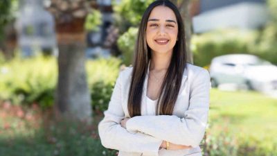 Yaşar Üniversitesi Mimarlık Fakültesi mezunu İçim Atlı, tasarımlarına yapay zekayı