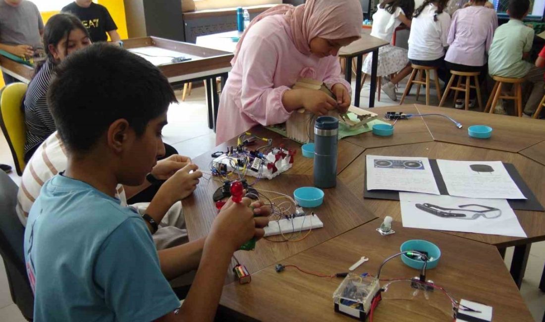 Batman’ın Gercüş ilçesinde yatılı bölge ortaokulu 5. sınıf öğrencileri, robotik