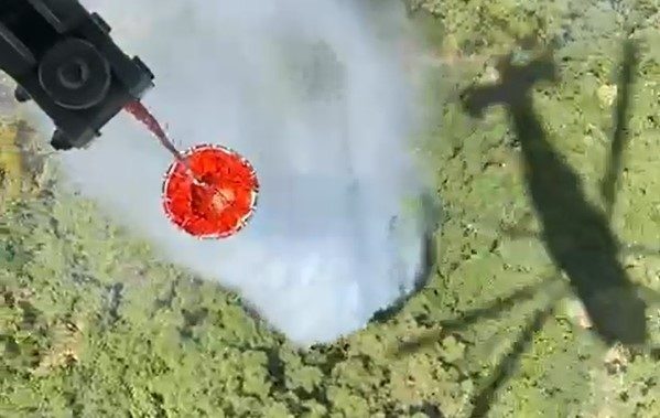 Aydın’ın Germencik ilçesinde çıkan orman yangına 6 helikopter ile havadan