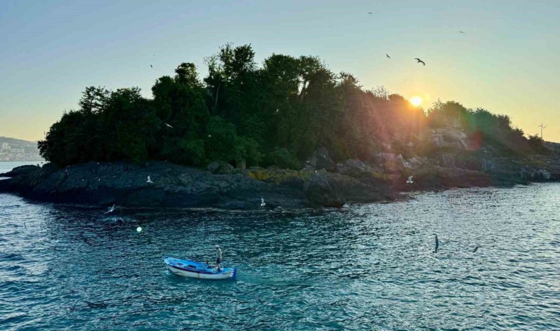 Giresun Adası’nda turizm sezonu başladı Doğu Karadeniz’in yaşanılabilir tek adası ziyaretçilerini ağırlamaya başladı. Martı ve