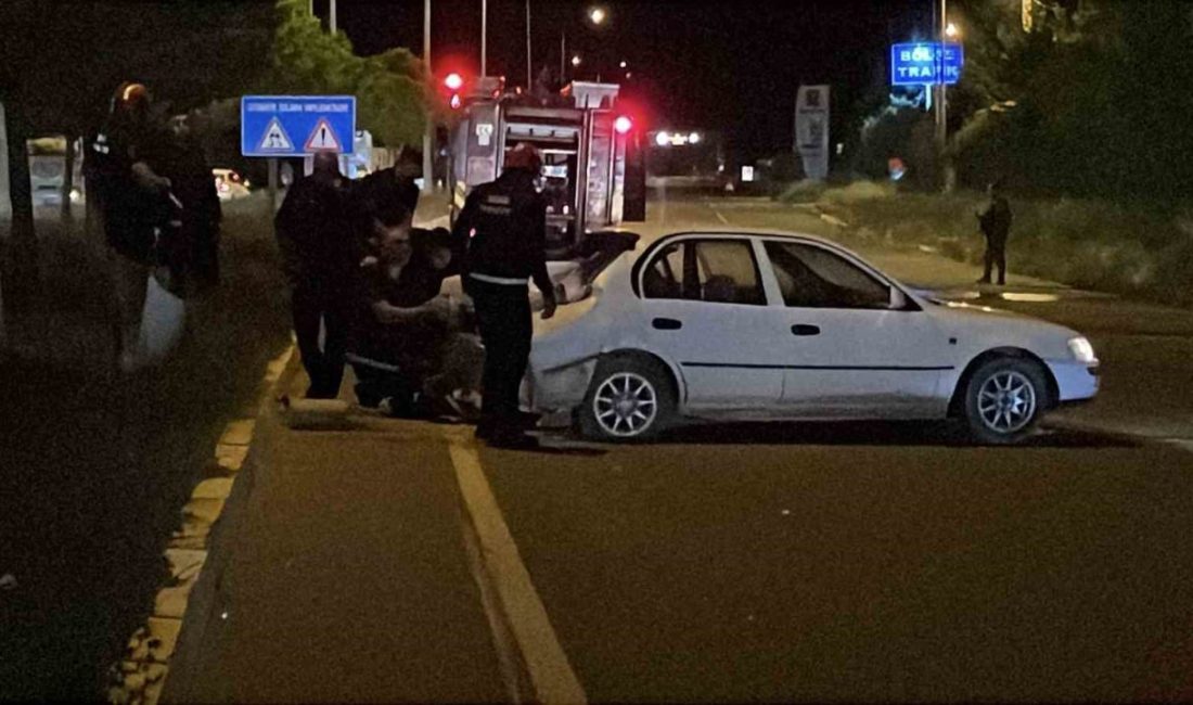 Havalimanı yolunda kaza, 5 kişi yaralandı Sivas’ta havalimanı kavşağında meydana gelen trafik kazasında 5 kişi yaralandı.