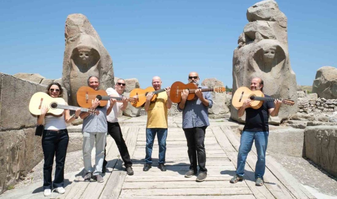 Hititler’in merkezinde gitar ezgileri Çorum Belediyesi’nin ev sahipliğinde düzenlenen “Gitar Anavatanında” konseri için kente