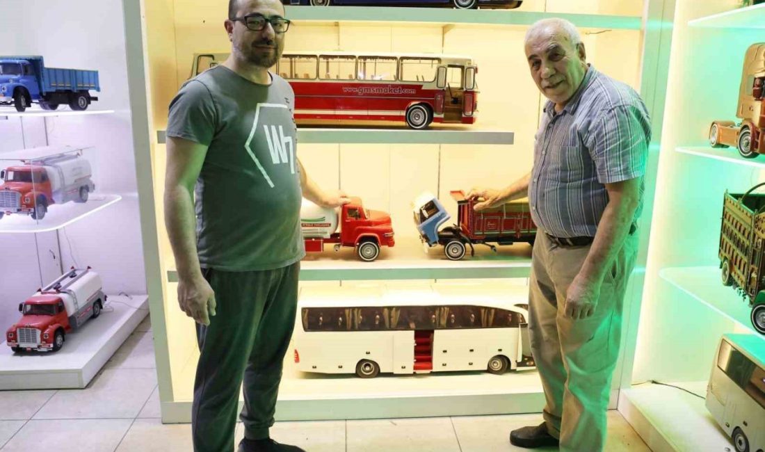 Aydın’ın Efeler ilçesinde hobi amaçlı olarak yaptığı araç maketlerinin sosyal