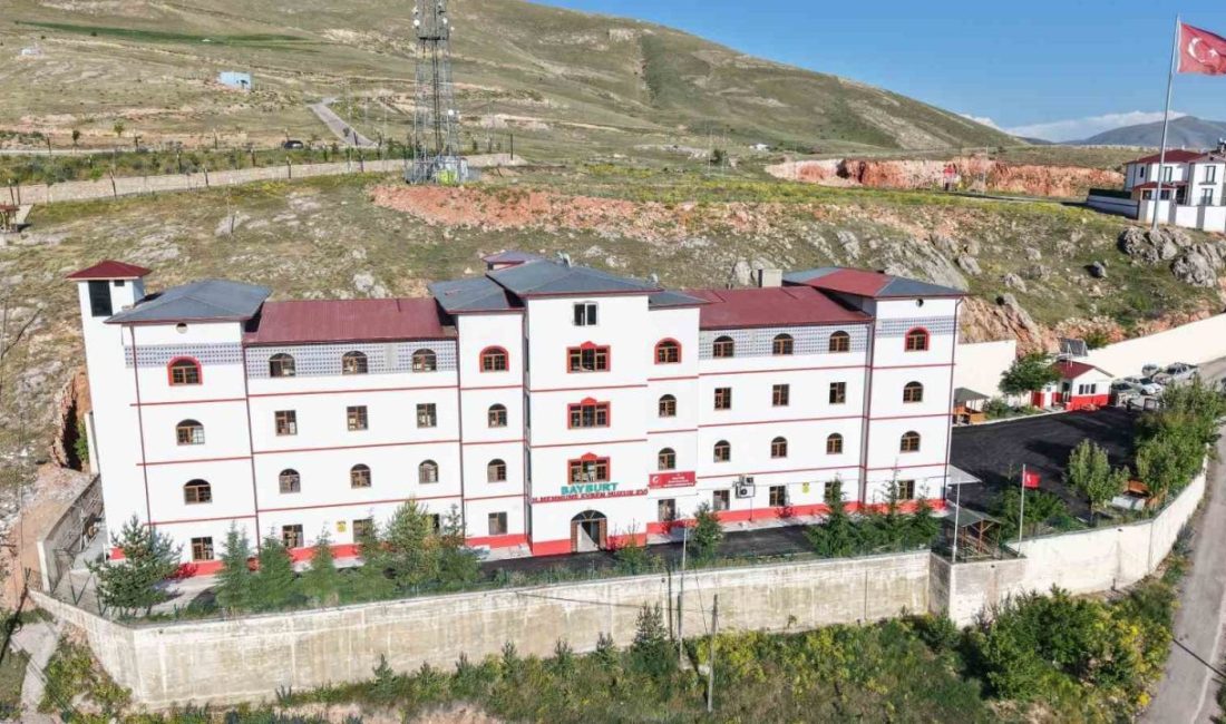 Bayburt Valisi Mustafa Eldivan, tadilat ve onarım çalışmaları tamamlanan Bayburt