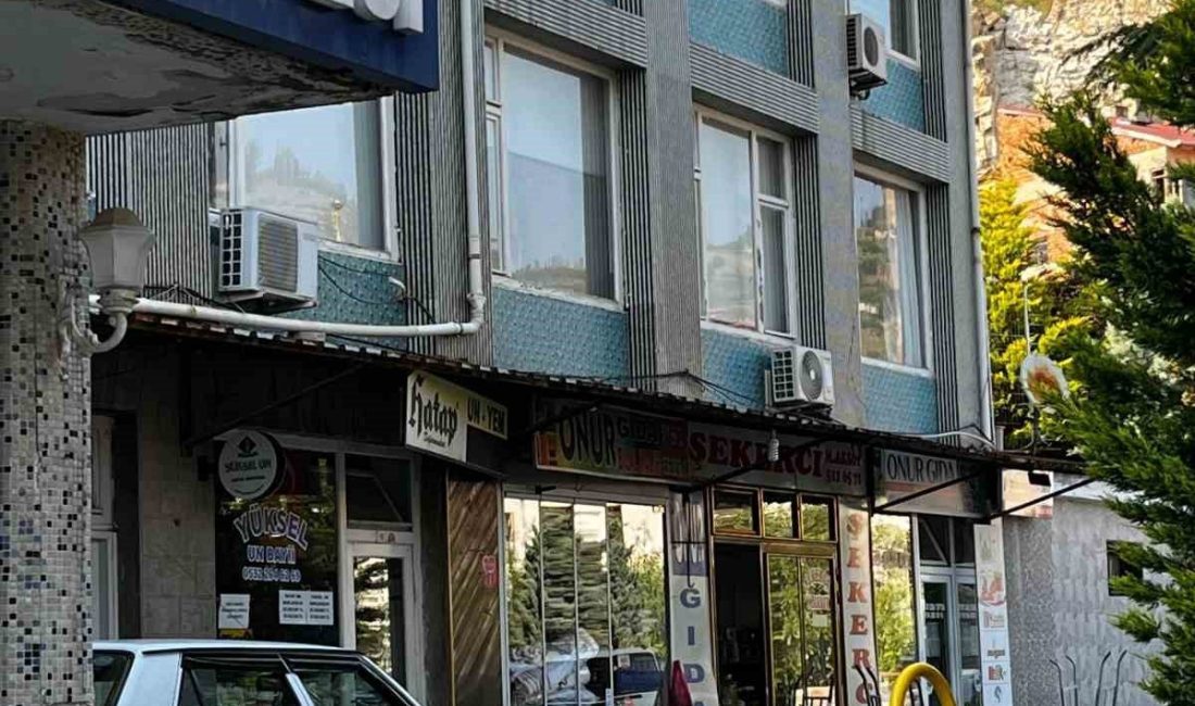 İskilip’te esnaf kavgası: 2 yaralı Çorum’un İskilip ilçesinde aynı sektörde faaliyet gösteren iki esnaf arasında