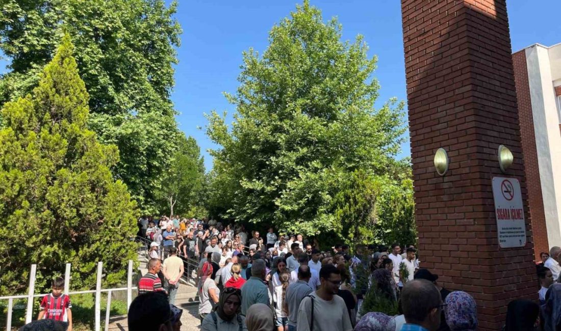 Isparta’da YKS’nin ikinci oturumu AYT heyecanı sona erdi Yükseköğretim Kurumları Sınavı’nın (YKS) ikinci oturumu Alan Yeterlilik Testi (AYT),