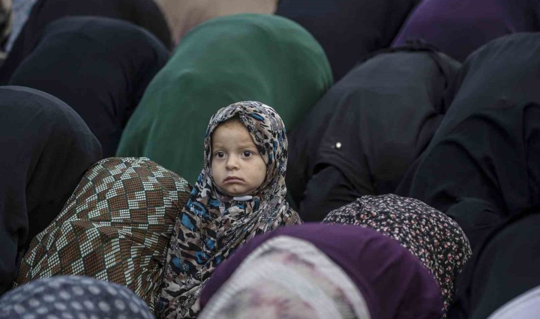 İsrail, Gazze’de Kurban Bayramı’nın ilk gününde en az 42 kişiyi öldürdü İsrail ordusunun Kurban Bayramı’nın ilk gününde Gazze Şeridi’ne düzenlediği saldırılarda