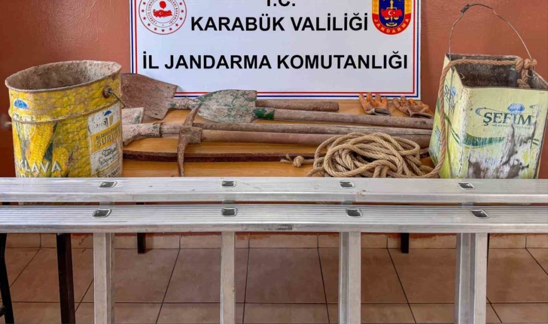 İzinsiz kazı yapan 2 kişi suçüstü yakalandı Karabük’ün Ovacık ilçesinde izinsiz kazı yaptığı tespit edilen iki şüpheli,