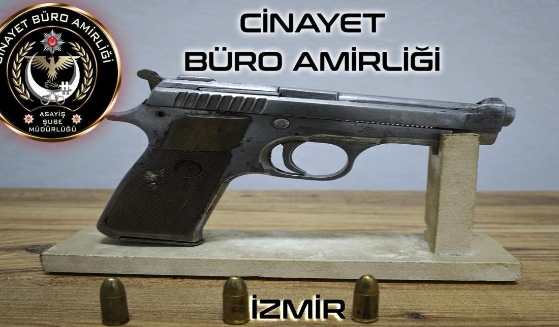 İzmir’in Buca ilçesinde alacak verecek kavgasında silahla vurulan genç hayatını