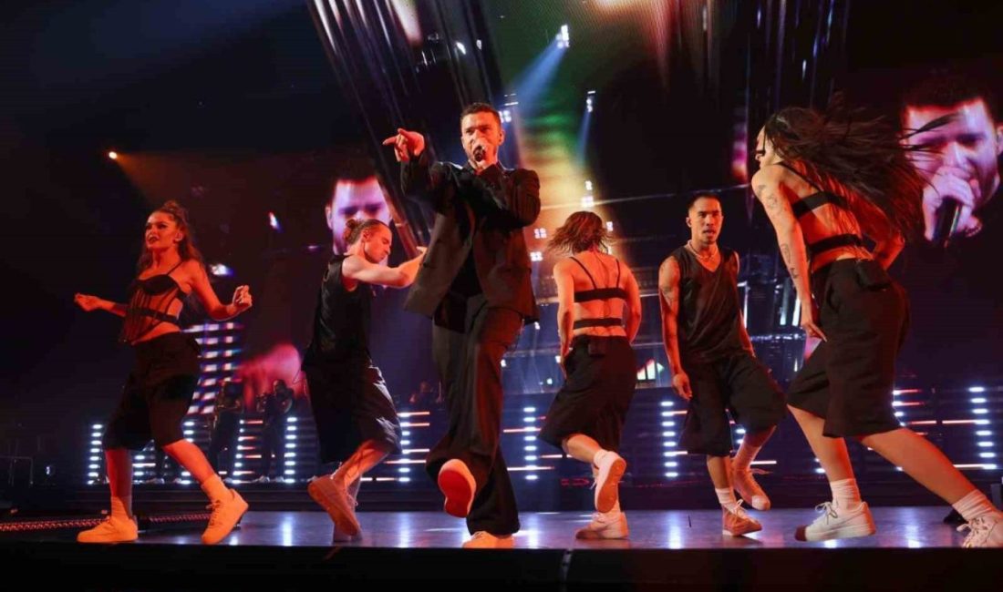 Dünya müzik listelerinin zirvesinde yer alan pop ve R&B yıldızı