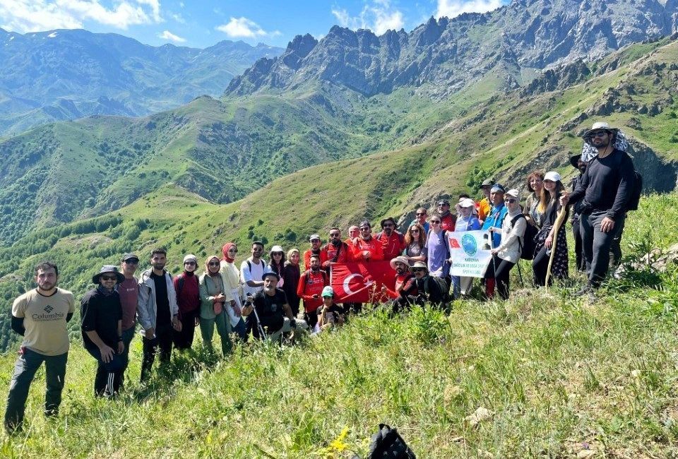 Kağızman doğaseverlerin gözde yeri oldu Kağızman’da terör olaylarının yanşadığı dağlar artık doğa severlerin gözdesi haline