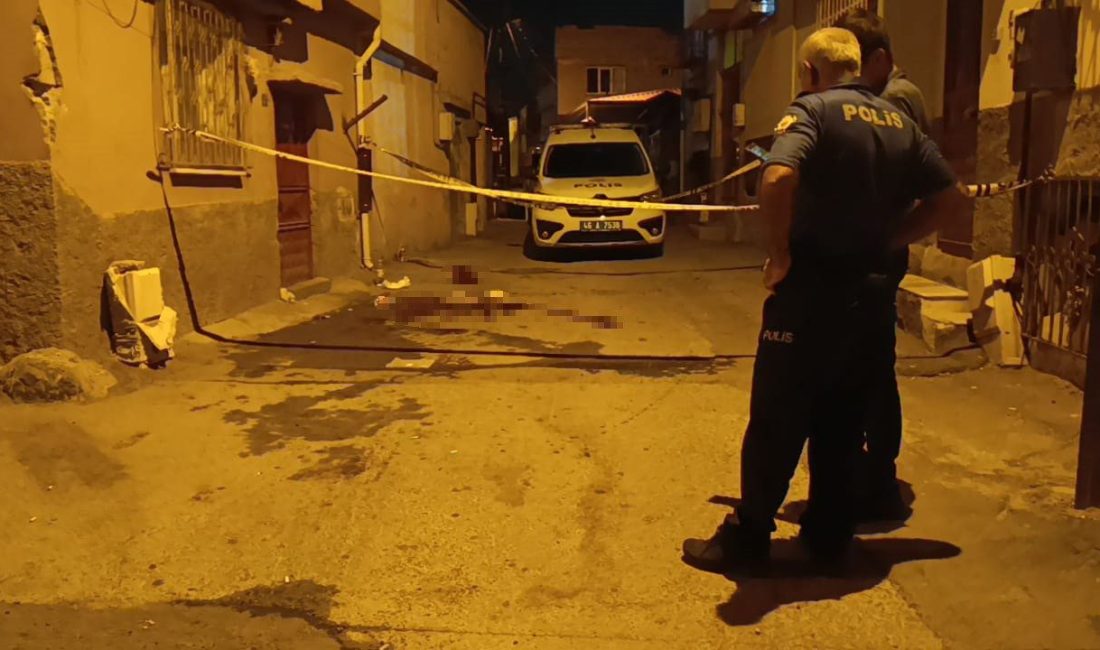 Kahramanmaraş’ta bıçakçı kavga; 1 ağır yaralı Kahramanmaraş’ta meydana gelen bıçaklı kavgada bir kişi ağır yaralandı. Edinilen