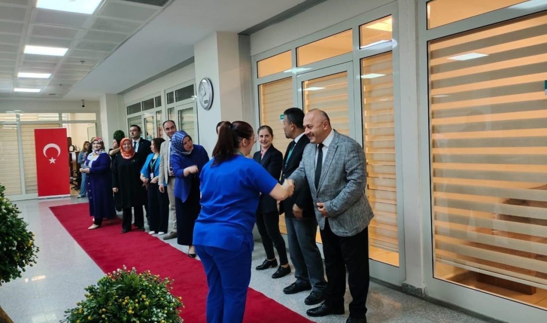 Karabük Eğitim ve Araştırma Hastanesi’nde bayramlaşma programı yapıldı Kurban Bayramı dolayısıyla Karabük Eğitim ve Araştırma Hastanesi’nde bayramlaşma töreni