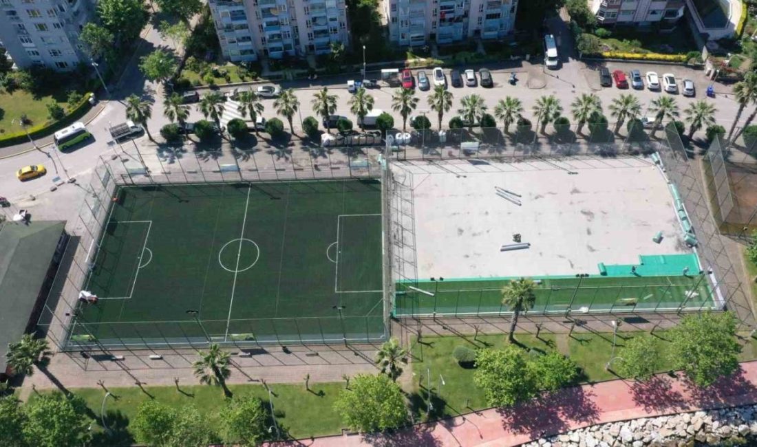 Karamürsel’deki sahalar ilk günkü gibi pırıl pırıl Kocaeli Büyükşehir Belediyesi, Karamürsel ilçesindeki halı sahaları yeniledi. Bir taraftan