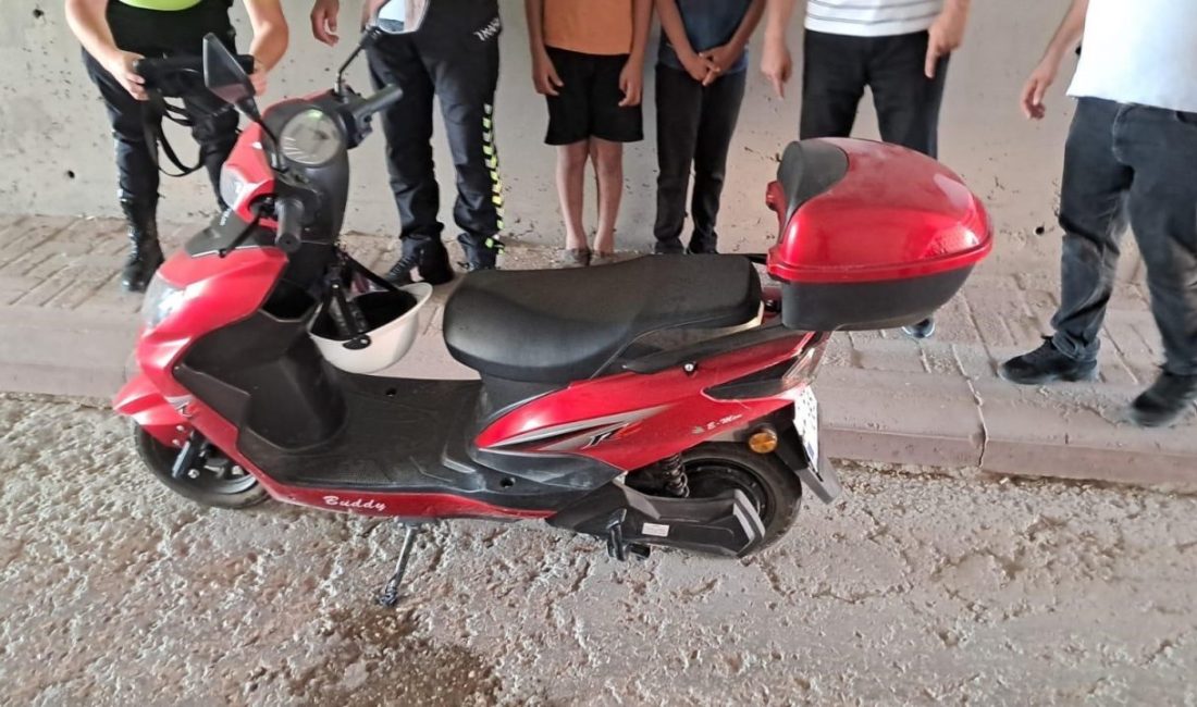 Karapınar’da motosiklet devrildi: 1 yaralı Konya’nın Karapınar ilçesinde meydana gelen trafik kazasında 1 kişi yaralandı.