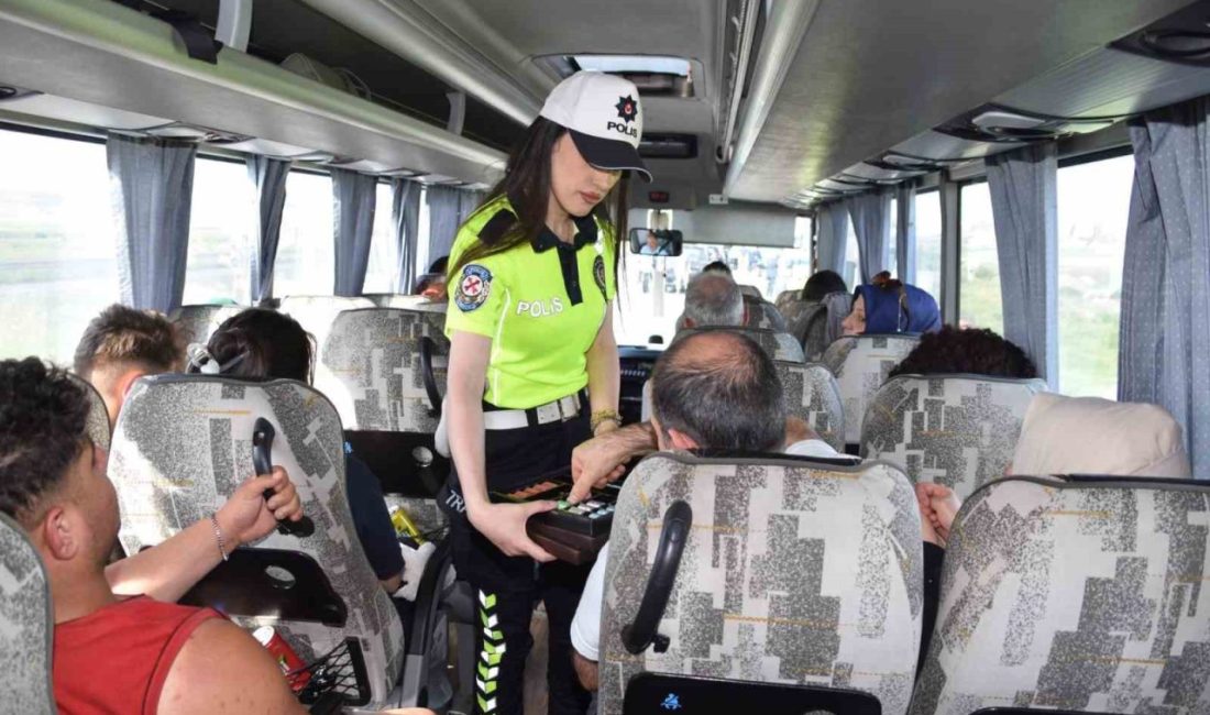 Kars’ta yolcu otobüsleri denetlendi Kars’ta otobüsler trafik ekiplerince denetlendi. Trafik ekipleri yaptıkları denetim ve