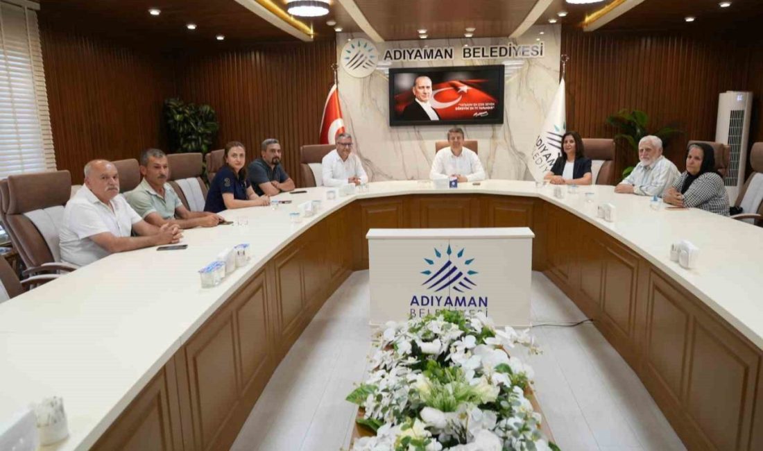 Kent Konseyi’nden Başkan Tutdere’ye bayram ziyareti Kent Konseyi Başkanı Erdoğan Altunbaş ve yönetim kurulu üyeleri, Kurban