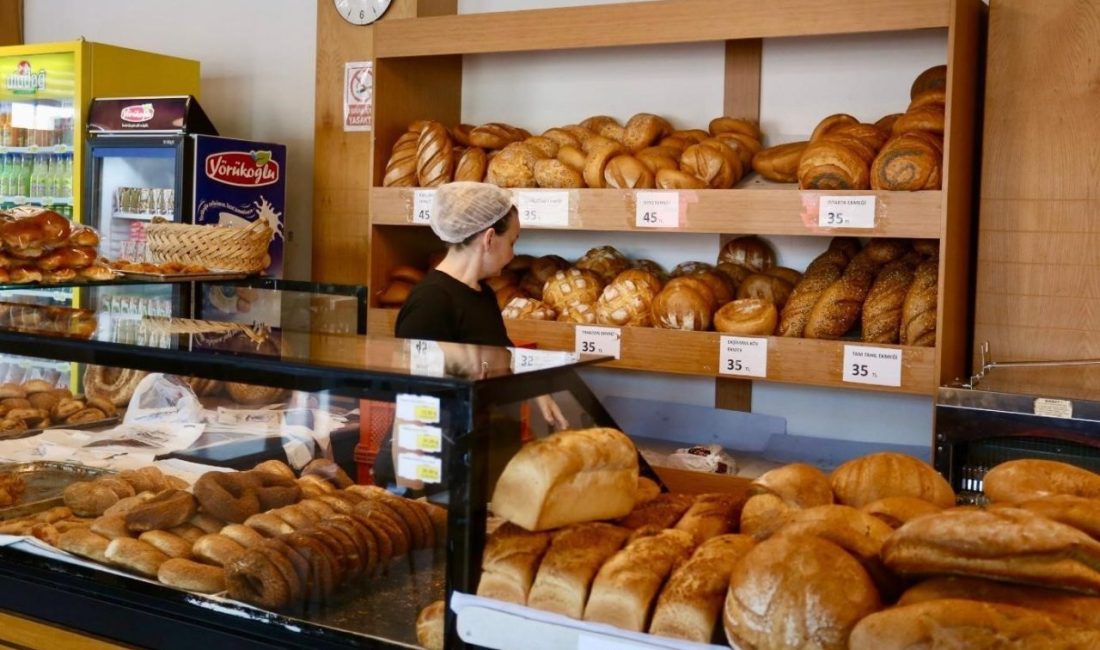 İlçe sakinleri için günlük ortalama 80 bin ekmek üreten Kepez