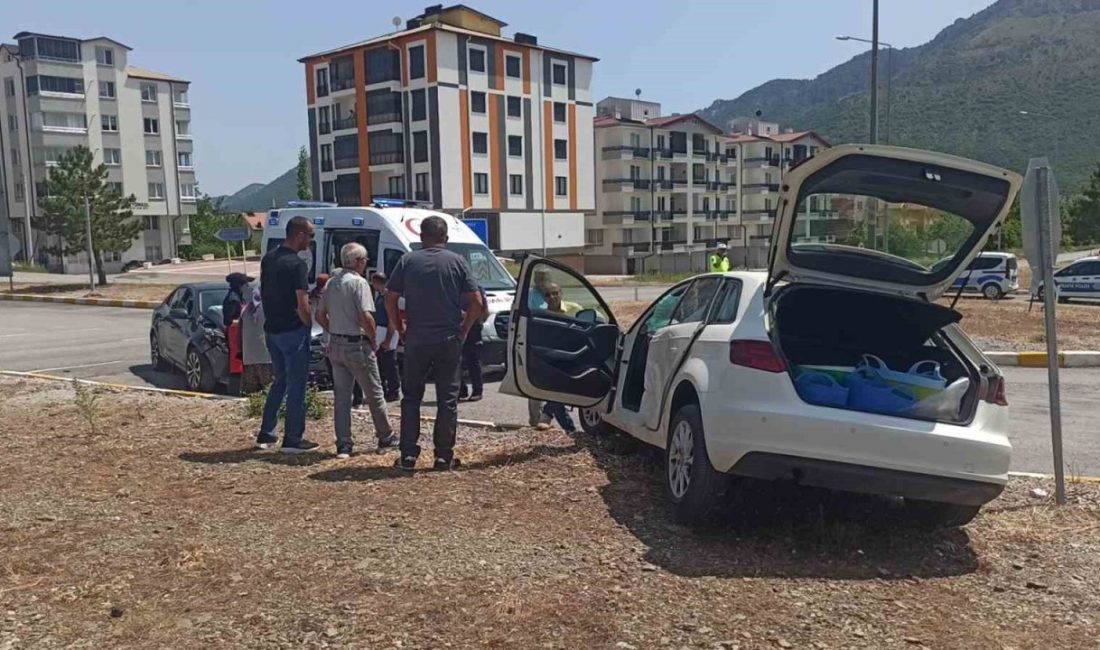 Konya’nın Seydişehir ilçesinde iki otomobilin çarpışması sonucu meydana gelen trafik