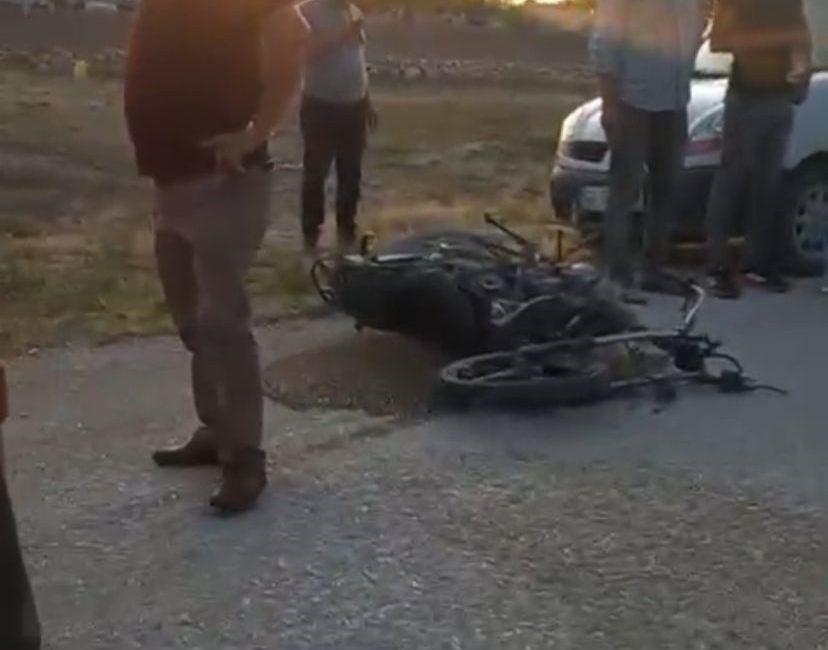 Konya’nın Cihanbeyli ilçesinde motosiklet ile otomobilin çarpışması sonucu meydana gelen