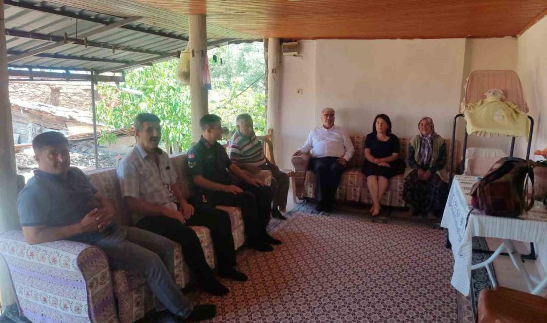 Aydın’ın Karacasu ilçesinde ilçede görev yapan kurum amirleri, ilçede ikamet