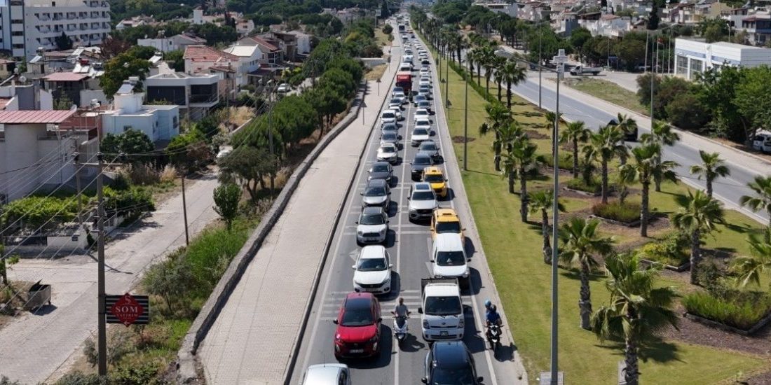 Aydın’ın Kuşadası ilçesi, Kurban Bayramı nedeniyle tatilcilerin akınına uğradı. Kentin