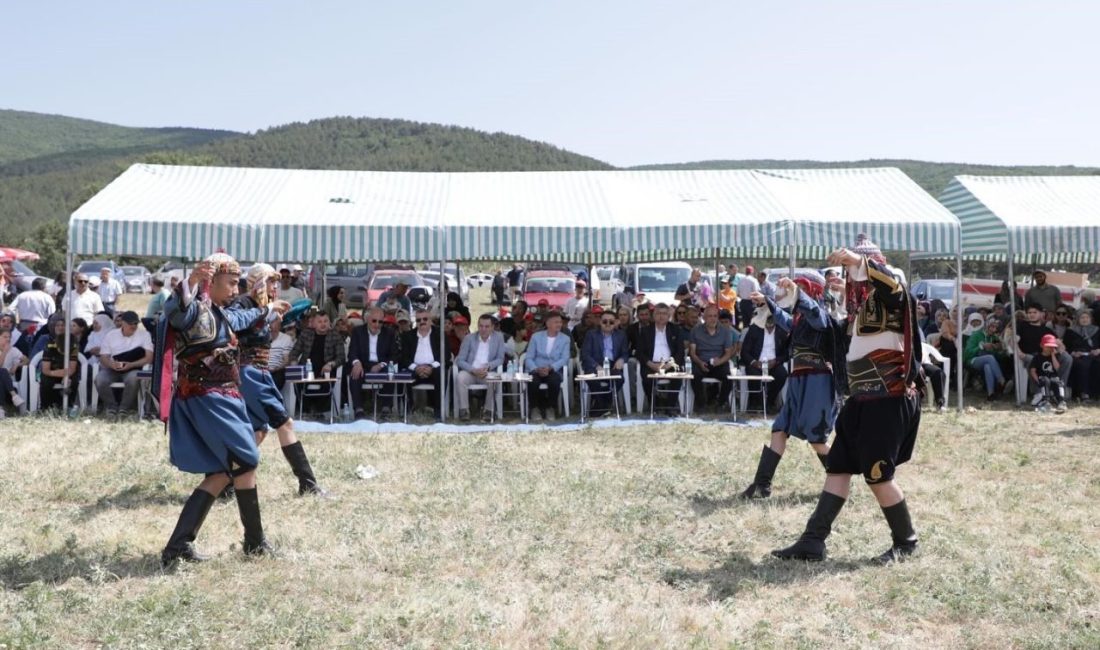 Kütahya’nın doğasında geleneksel değerler can buldu Kütahya’nın Karaağaç köyünde düzenlenen Bahar ve Çocuk Şenlikleri, köy halkının