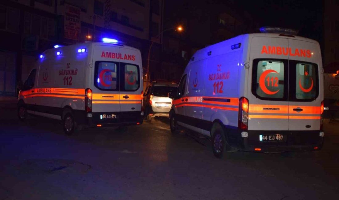 Malatya’da zincirleme trafik kazası: 1 yaralı Malatya’nın Yeşilyurt ilçesinde 4 aracın karıştığı zincirleme trafik kazasında 1