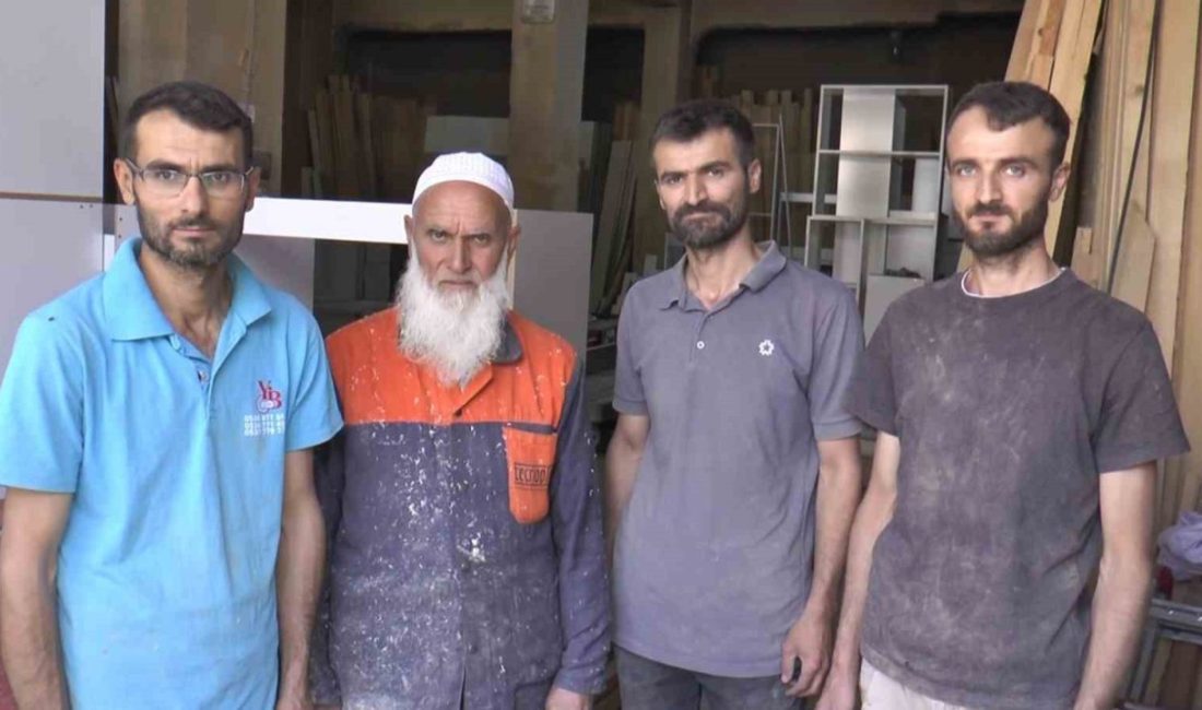 Gaziantep’te 75 yaşındaki marangoz ustası Hacı Yasin Çevik ve 3