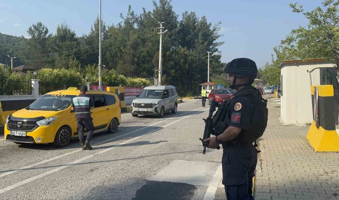 Kurban Bayramı tatilini fırsat bilen vatandaşlar tatil bölgelerine akın ederken,