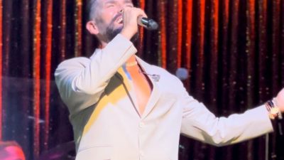 Sanatçı Mehmet Çevik, dün gece sahne aldığı mekânda hayranlarına unutulmaz