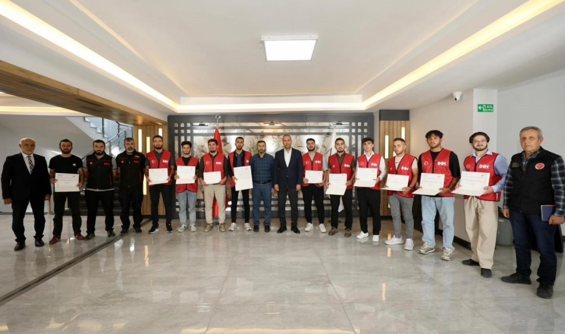 Niğde Belediyesi’nden gönüllü itfaiyecilikte örnek proje Niğde Belediyesi, toplumun afetlere karşı daha dirençli hale gelmesini sağlamak