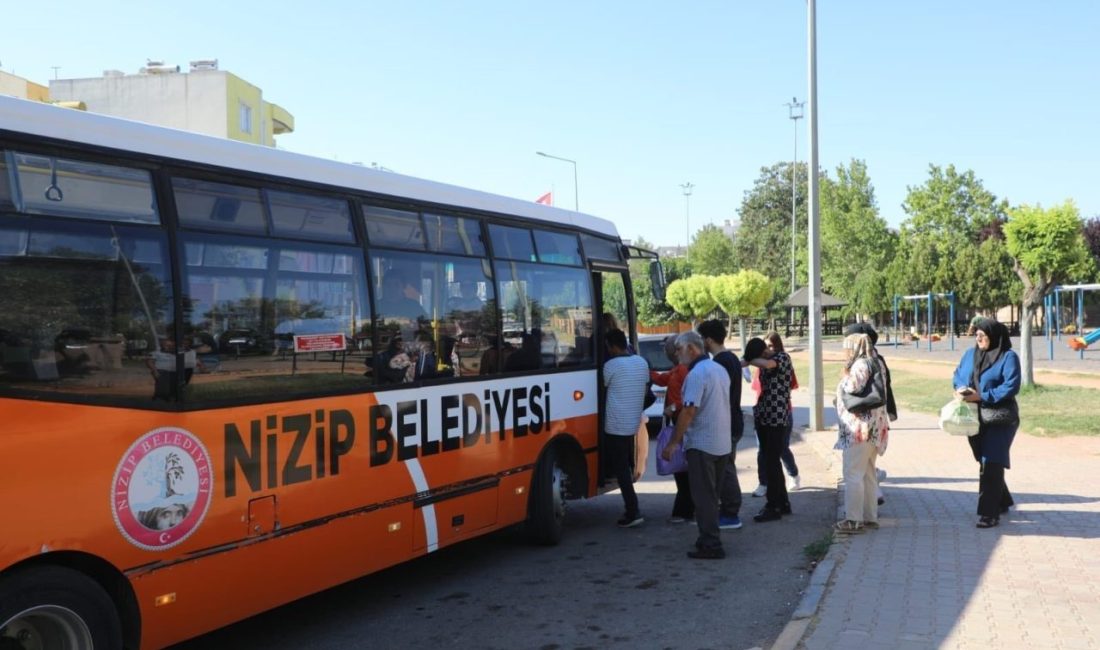 Nizip Belediyesi’nden YKS adaylarına ulaşım desteği Nizip Belediyesi, Yükseköğretim Kurumları Sınavı (YKS) kapsamında Nizip Meslek Yüksekokulu