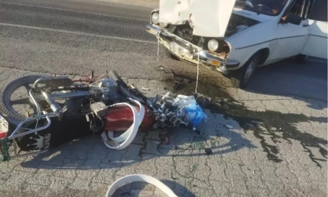 Otomobil ile motosiklet çarpıştı: ” yaralı Kayseri’nin Develi ilçesinde otomobil ile çarpışan motosikletin sürücüsü yaralandı. Edinilen