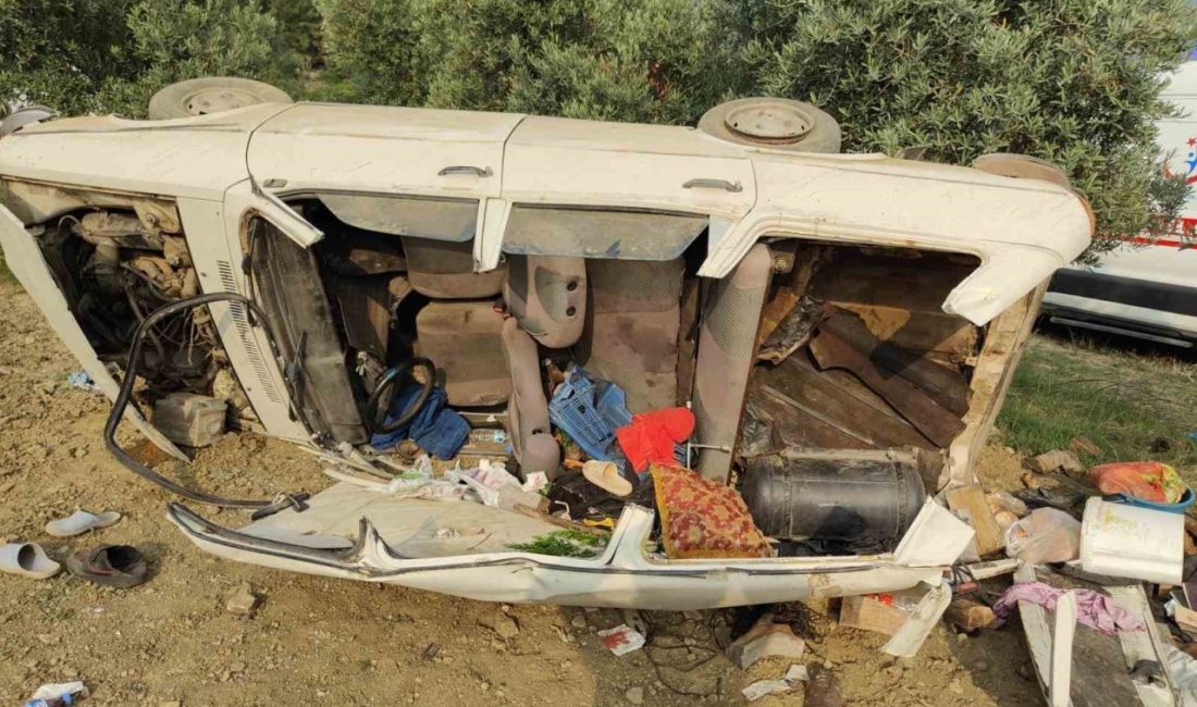 Otomobil şarampole devrildi: 3 yaralı Adana’nın Kozan ilçesinde otomobilin şarampole devrildiği kazada 3 kişi yaralandı.