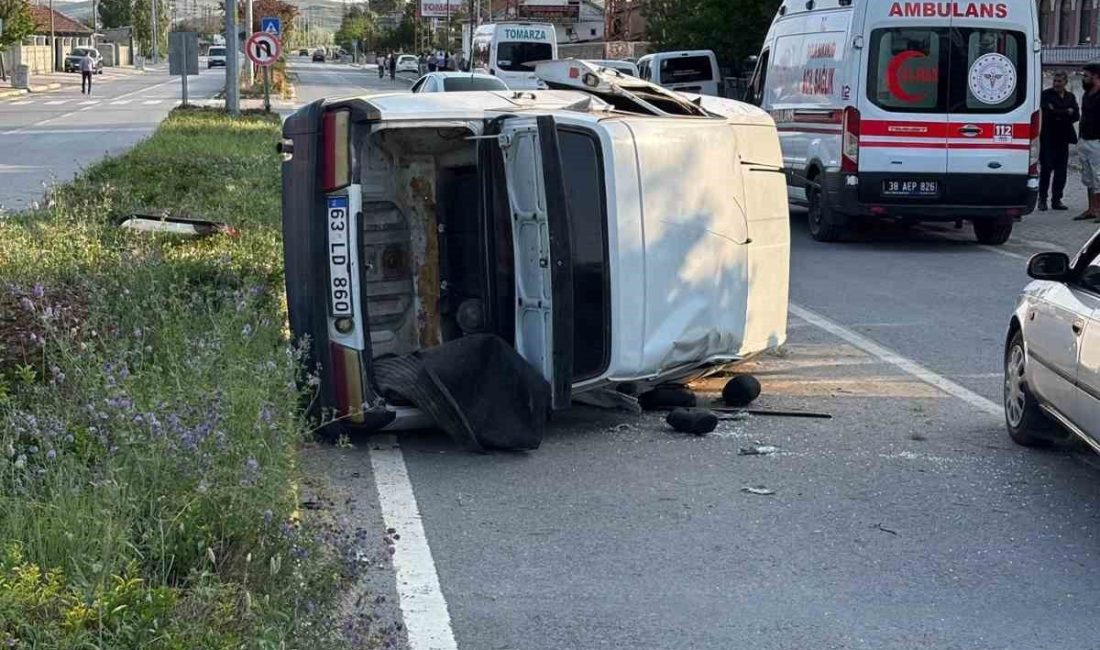 Otomobil takla attı: 3 yaralı Kayseri’nin Tomarza ilçesinde otomobilin devrilmesi sonucu meydana gelen kazada 1’i