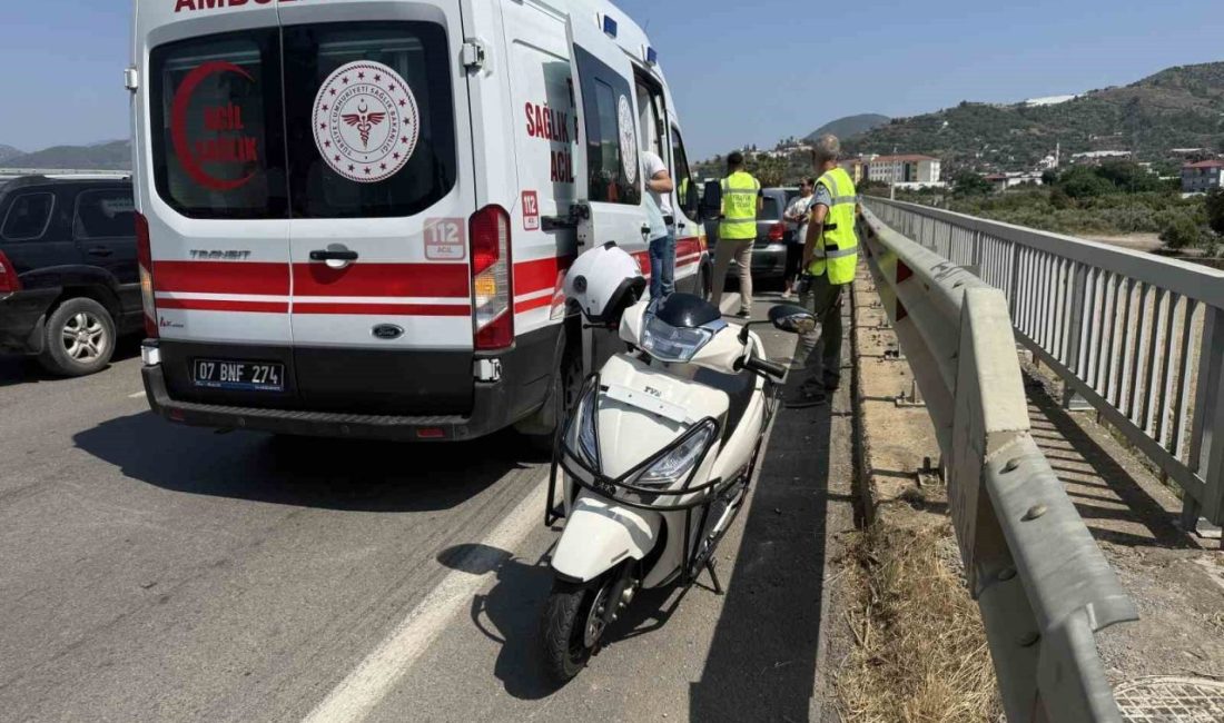 Otomobille motosiklet çarpıştı: 1 yaralı Antalya’nın Gazipaşa ilçesinde otomobille motosikletin çarpışması sonucu meydana gelen kazada,