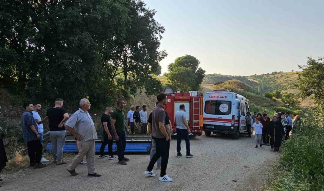Römorkun altında kalan çocuk yaralandı Bursa’nın İnegöl ilçesinde park halindeki traktör römorkunun devrilmesi sonucu altında