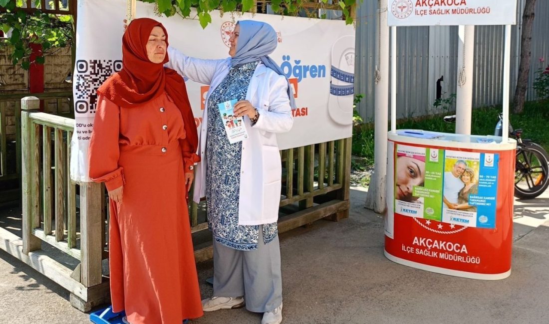 Sağlıklı yaşam için bilinçlendirmeye devam DÜZCE(İHA) – Düzce’nin Akçakoca ilçesinde vatandaşların boy ve kilo ölçümleri