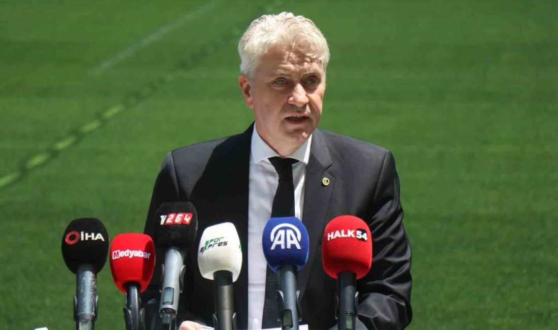Sakaryaspor’da yapılan olağanüstü genel kurul toplantısında yeni başkan Muhammet Kıratlı