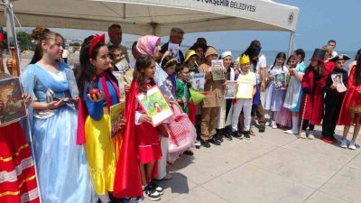 Samsun’un Atakum ilçesinde düzenlenen bilim fuarında öğrenciler hem projelerini sergiledi