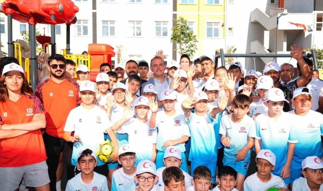 Sancaktepe’de Sırrı Süreyya Önder Spor Parkı, Nazım Hikmet Parkı ve Şiir Sokak Parkı için toplu açılış töreni düzenlendi Sancaktepe’de Veysel Karani Mahallesi Sırrı Süreyya Önder Spor Parkı, Sarıgazi