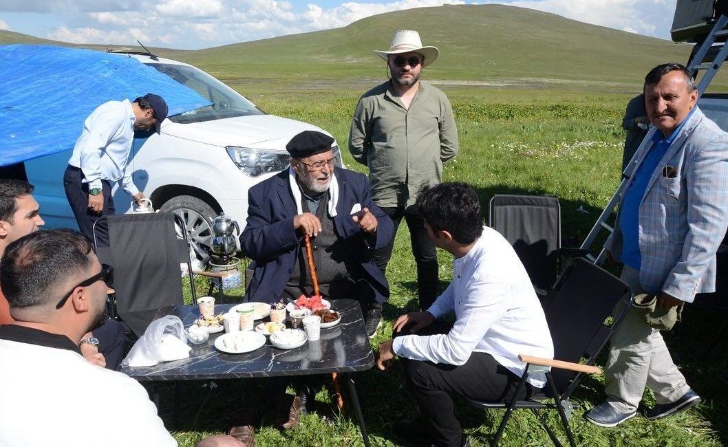 Sarıkamış’ta yayla şenlikleri renkli görüntülere sahne oldu. Kaymakam at bindi,
