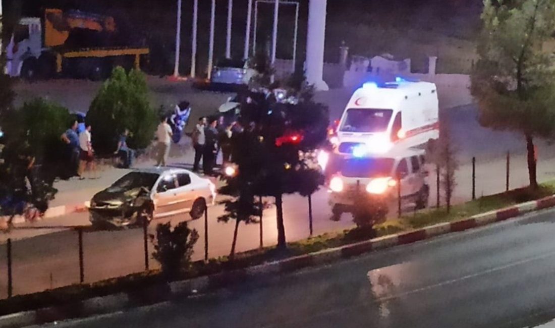 Siirt’te iki otomobil çarpıştı Siirt-Kurtalan yolunda iki otomobilin çarpışması sonucu araçlarda maddi hasar meydana