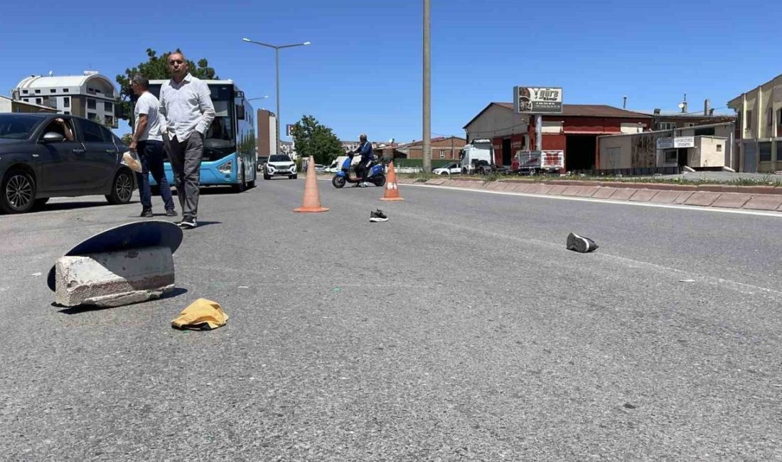 Sivas’ta kamyonetin çarptığı yaşlı adam hayatını kaybetti Sivas’ta bir nakliye kamyonun çarpması sonucu ağır yaralanan yaya, hastanede