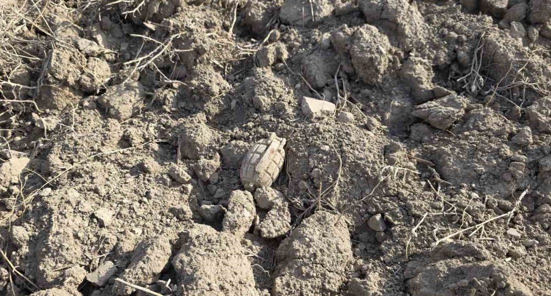 Tarlada Sakarya Meydan Muharebesinden kalma patlamamış el bombası buldu Başkentte bir çiftçi tarlasında Sakarya Meydan Muharebesinden kalma patlamamış el