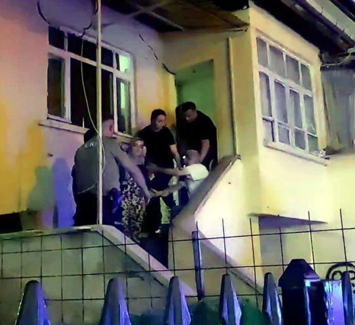 Tartıştığı kişilere bıçak çekmişti, sınır dışı edildi Sakarya’nın Akyazı ilçesinde dün yabancı uyruklu kişiler arasında çıkan olayda