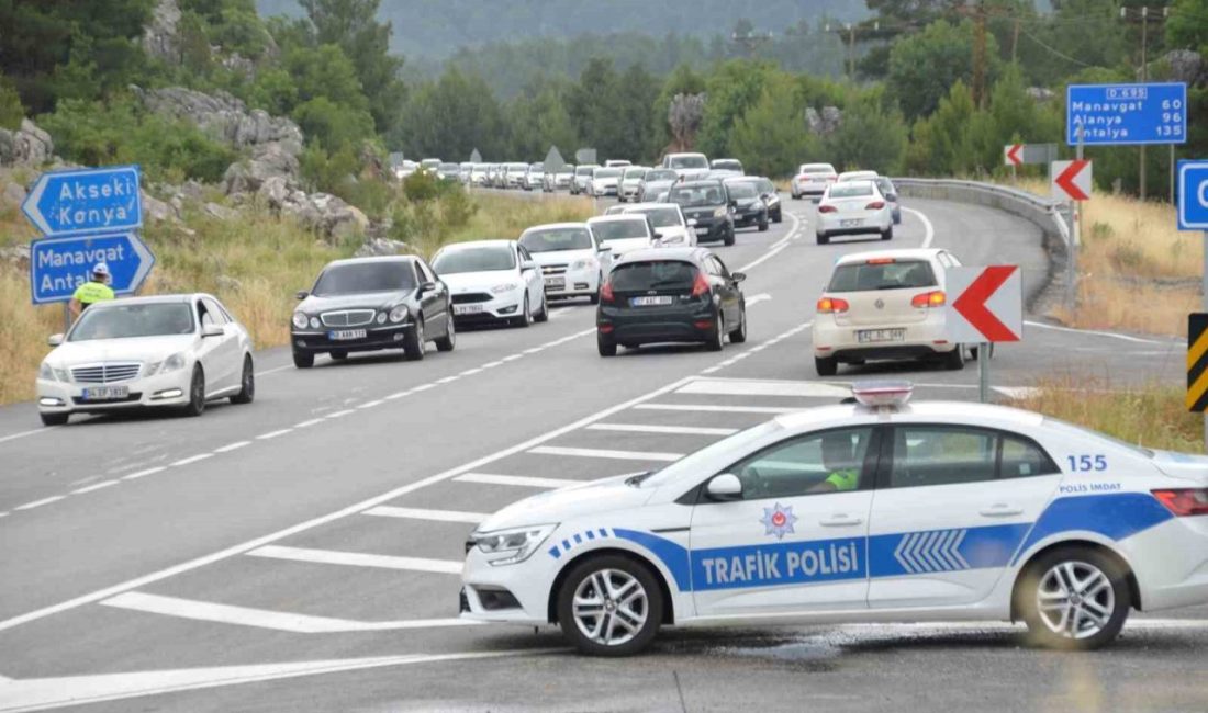 Tatilcilerin dönüş yolunda trafik yoğunluğu Antalya-Konya karayolunda bayram tatili dönüşü yoğunluğu yaşandı. Kurban Bayramı tatilini