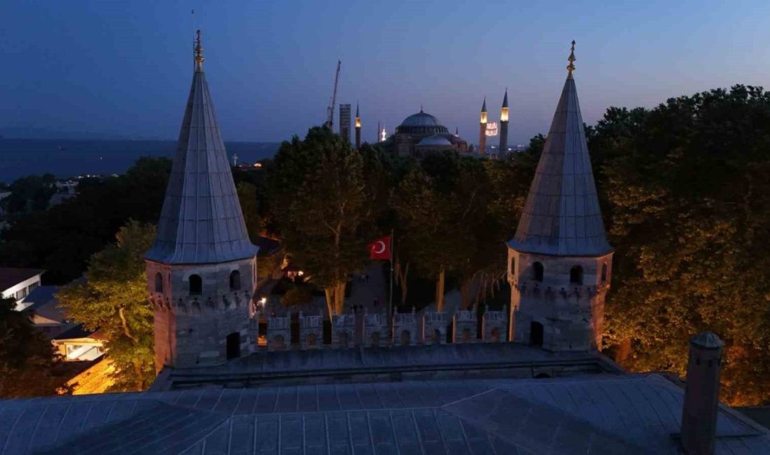 Topkapı Sarayı gece ziyaretçilerini ağırlamaya başladı Topkapı Sarayı 21 Haziran’dan itibaren geceleri eşsiz ışıklandırması ile kapılarını