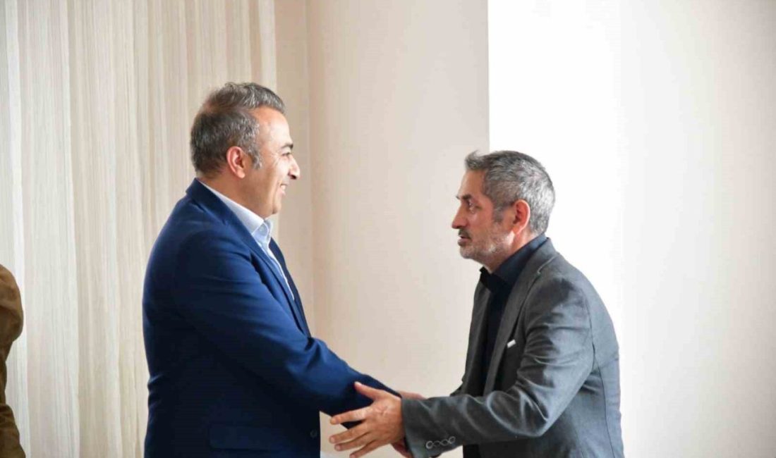 Ardahan Valisi Hayrettin Çiçek, eşi Berna Çiçek ile birlikte, Kurban